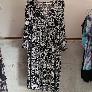 APT 9 XL black white Roses DRESS